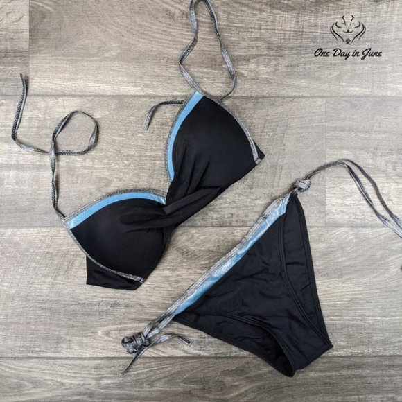 NWOT Yknktstc MD Black & Blue Shimmer Lined Detail Push Up Bra Padded Bikini Top - Picture 3 of 5